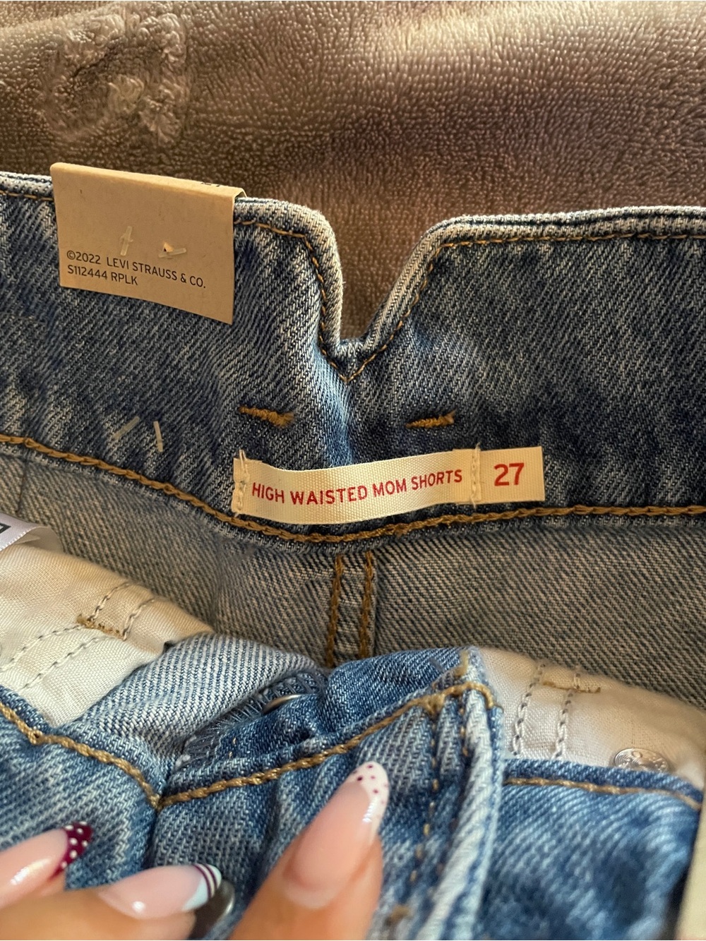 Levi’s High-Rise Mom Shorts - Picture 3 of 4
